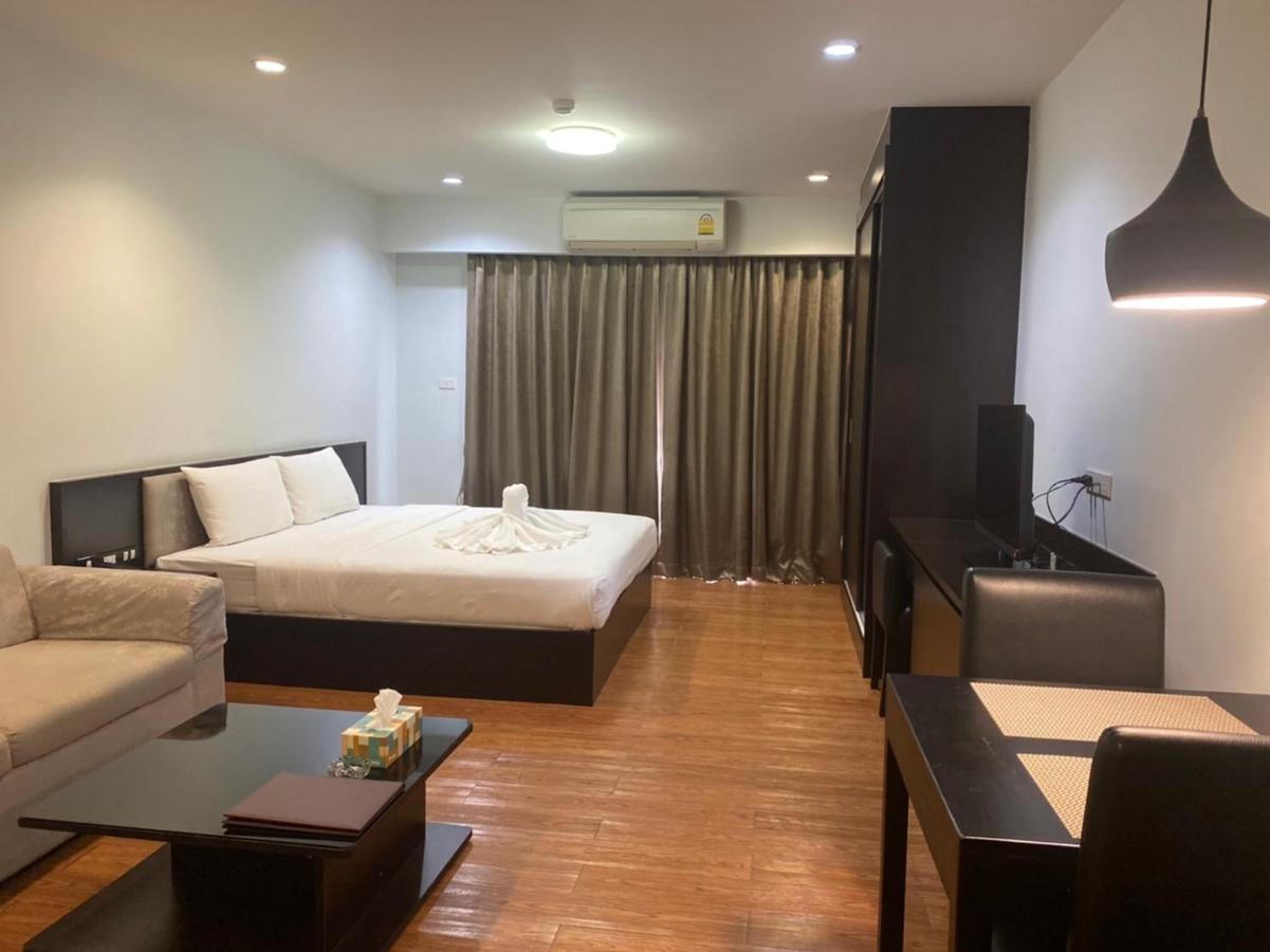 The Park 304 Executive Serviced Apartment Si Maha Phot Экстерьер фото