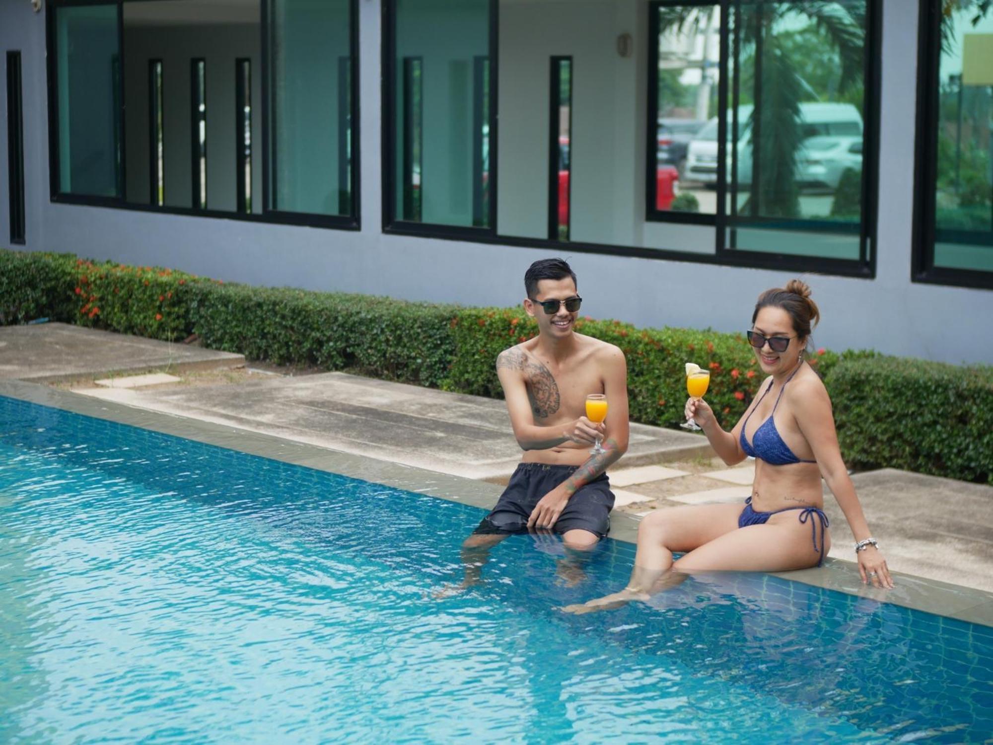 The Park 304 Executive Serviced Apartment Si Maha Phot Экстерьер фото