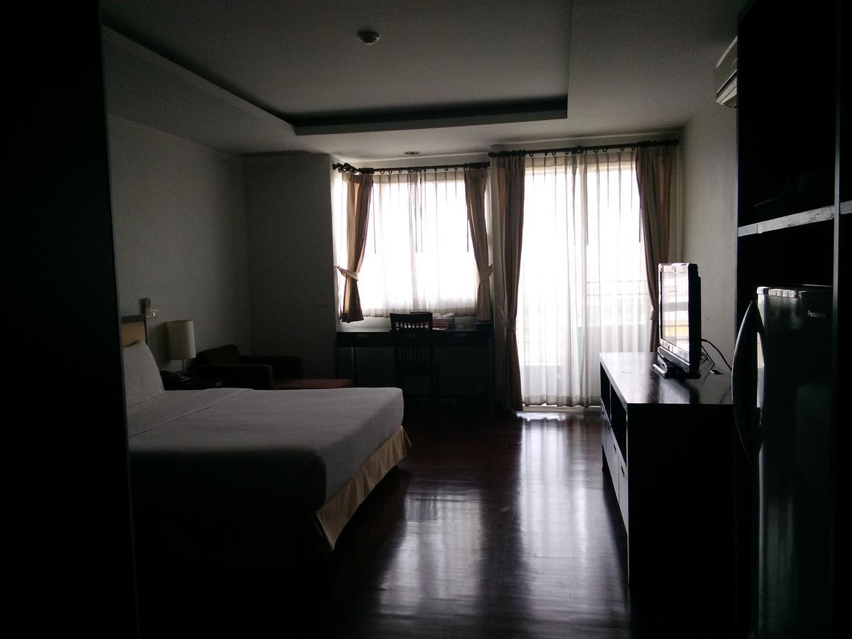 The Park 304 Executive Serviced Apartment Si Maha Phot Экстерьер фото