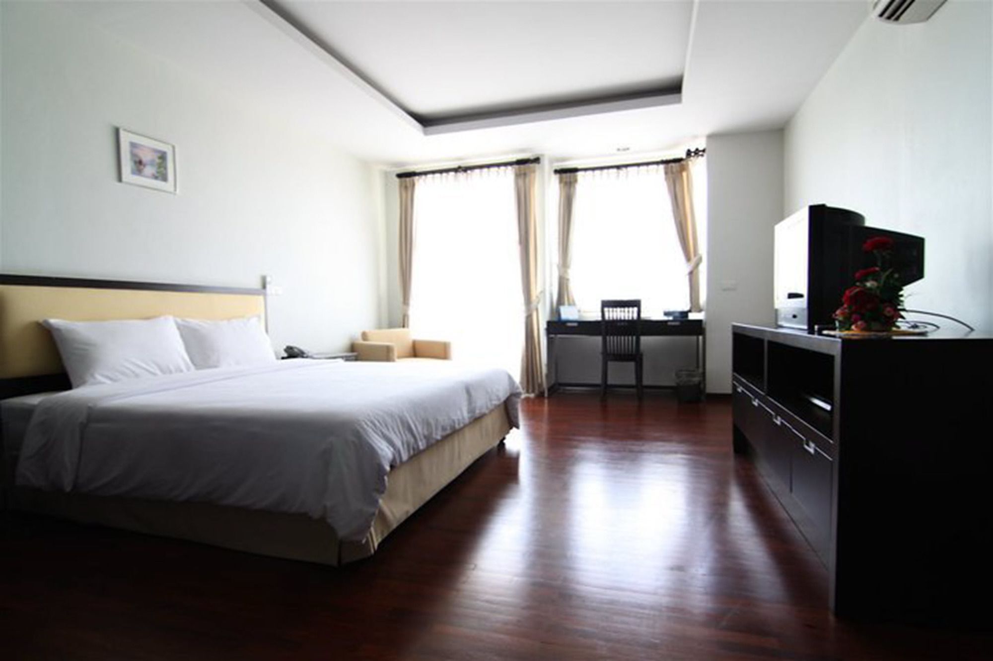 The Park 304 Executive Serviced Apartment Si Maha Phot Экстерьер фото